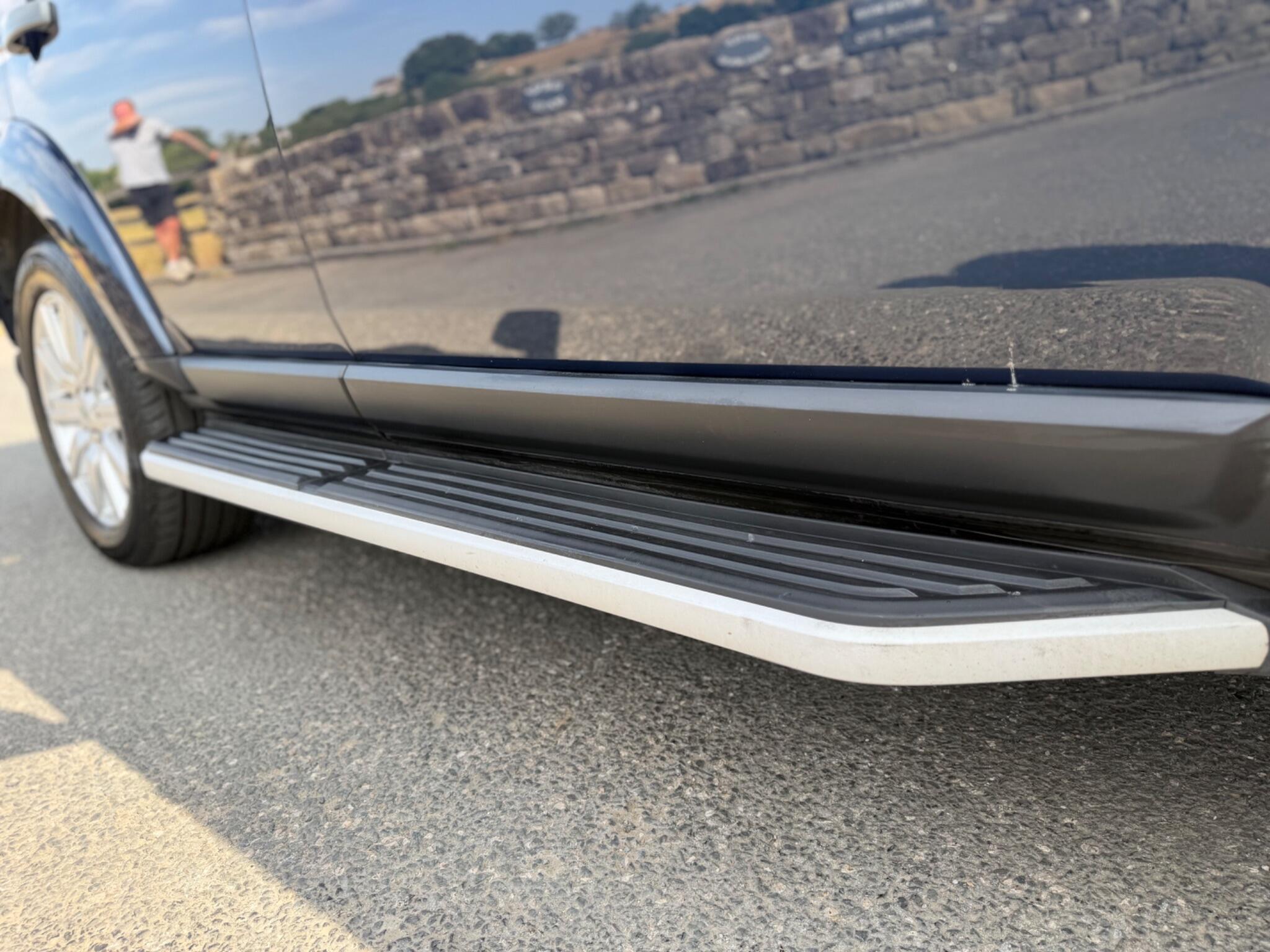 Land Rover Discovery 4