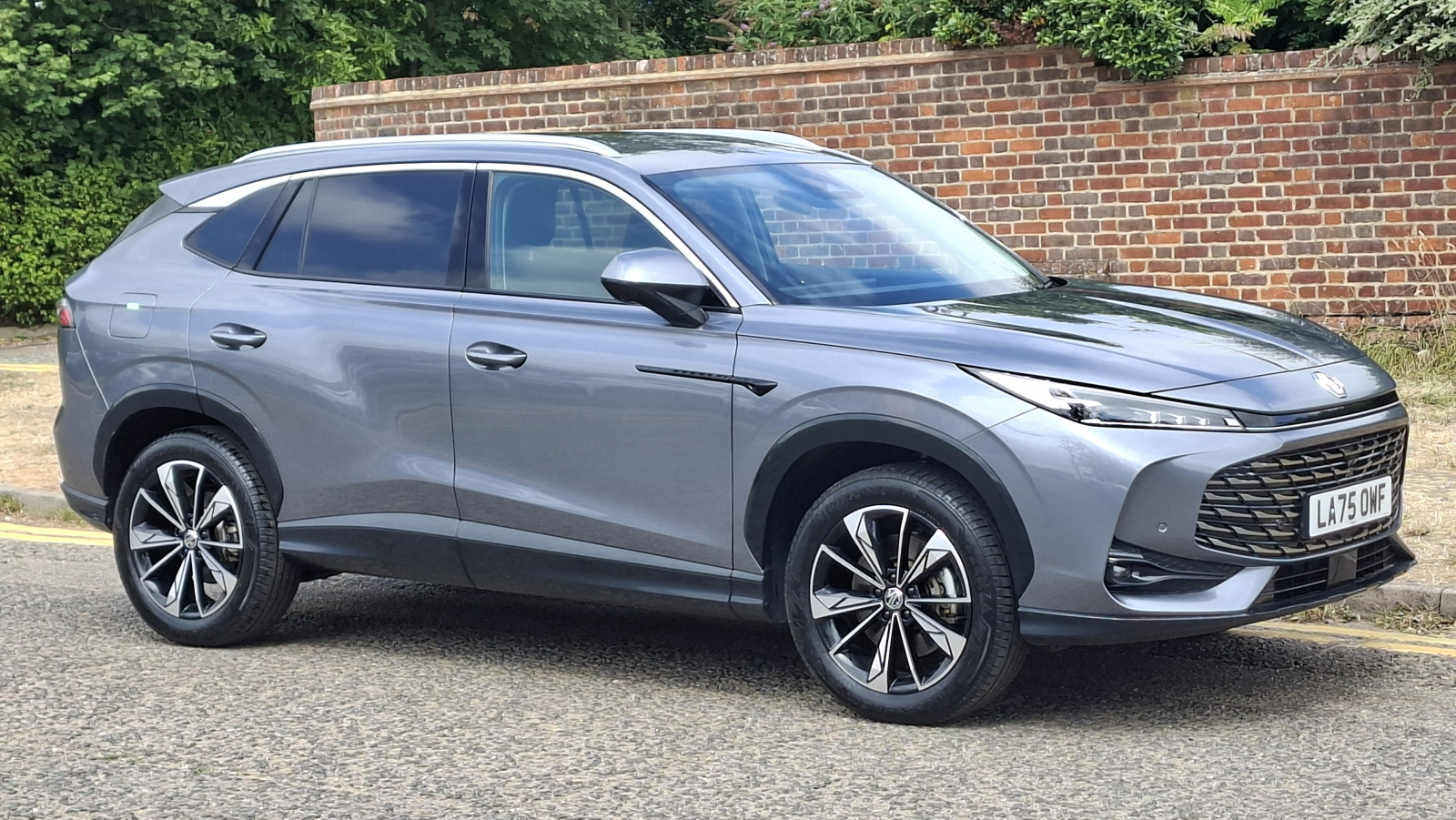 MG Motor UK HS