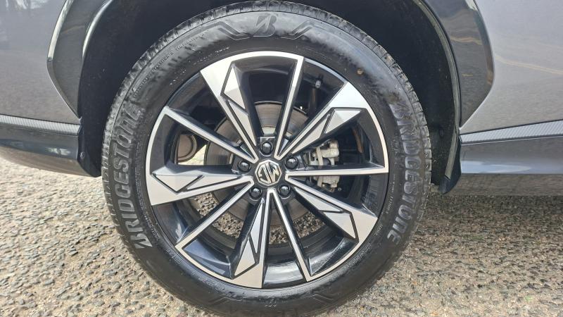 MG Motor UK HS