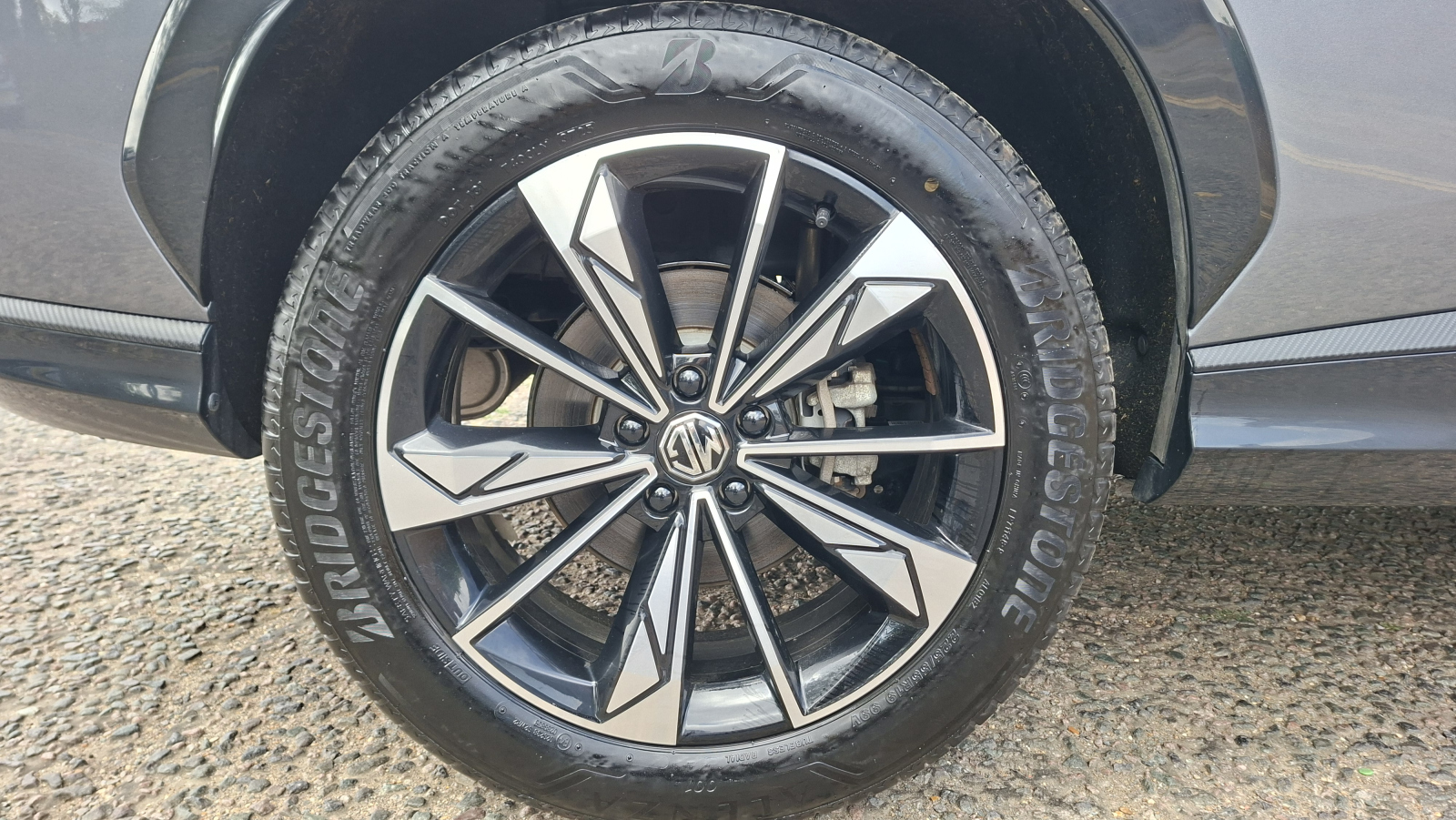 MG Motor UK HS