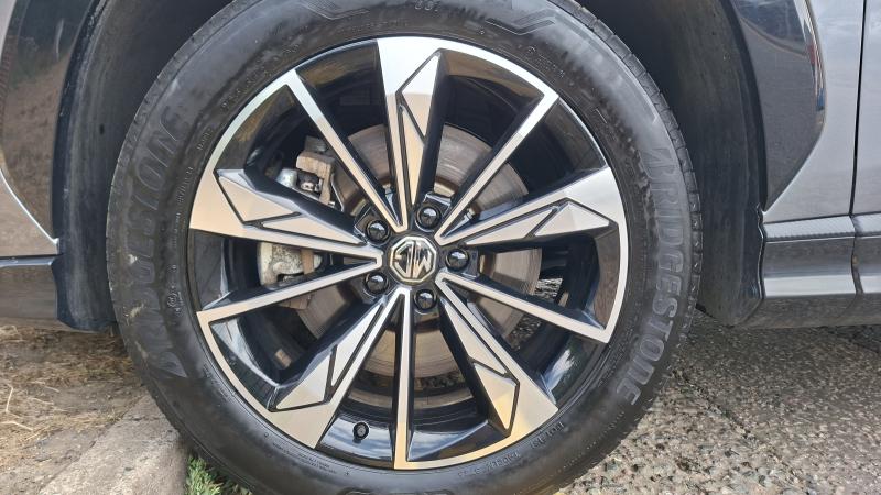 MG Motor UK HS