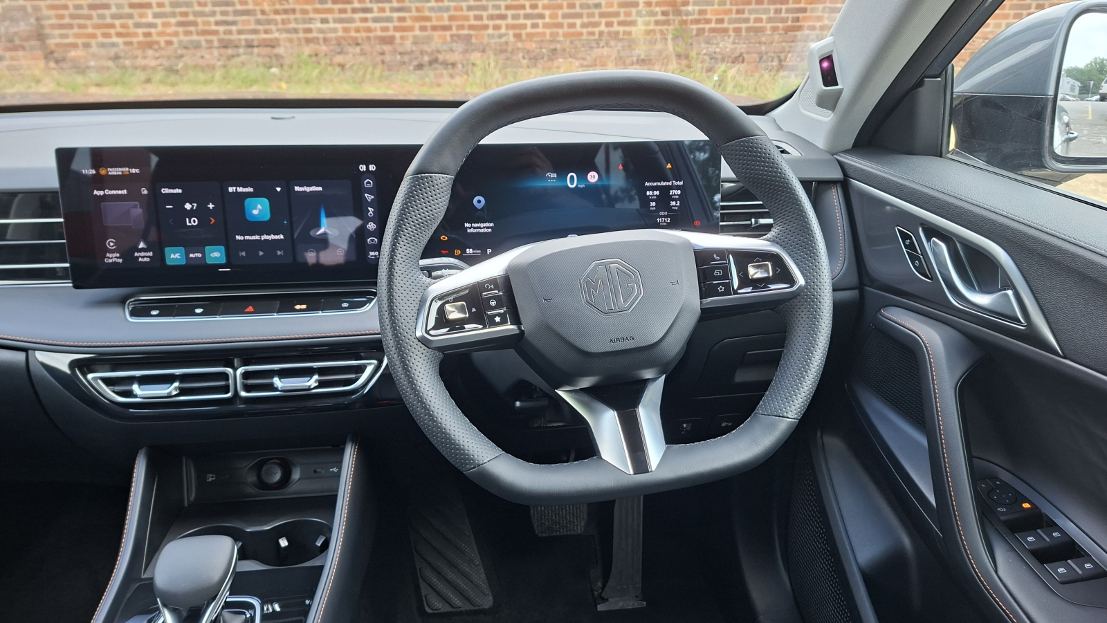 MG Motor UK HS