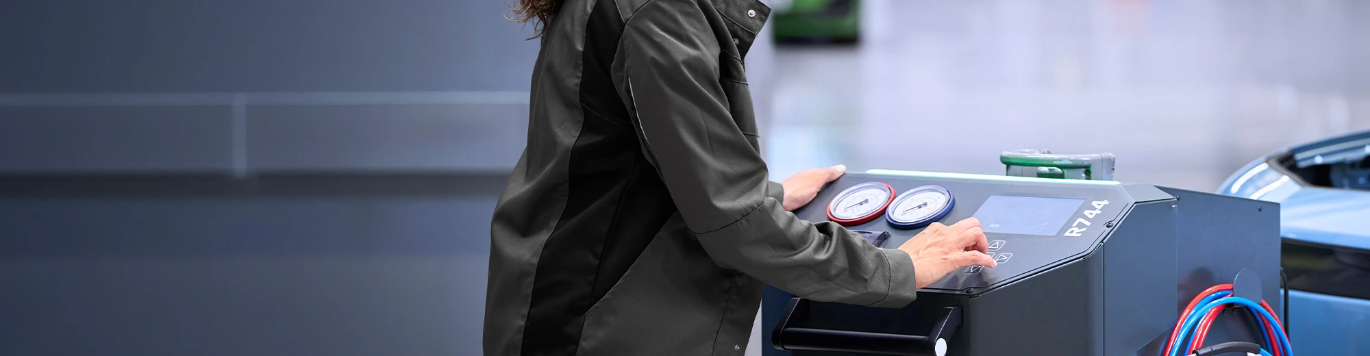 Professional Car Air Conditioning Service & Recharge