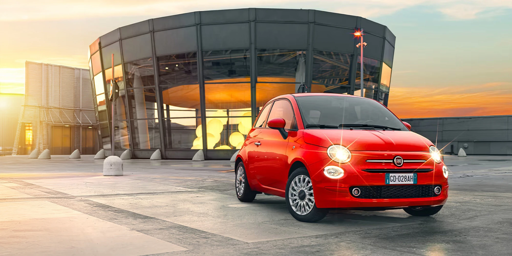 Iconic, distinctive, hybrid